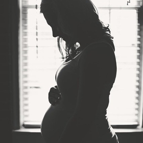 Pelvic Girdle pain during Pregnancy SH Health Pregnant woman standing