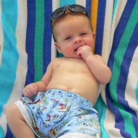 SH Health Baby sunbathing SH Health Baby sunbathing
