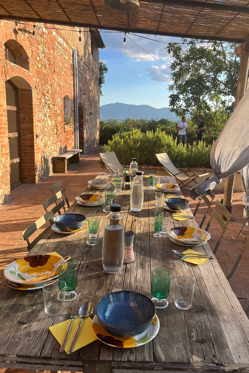 SR Terrace dinner table profile SR Terrace dinner table profile